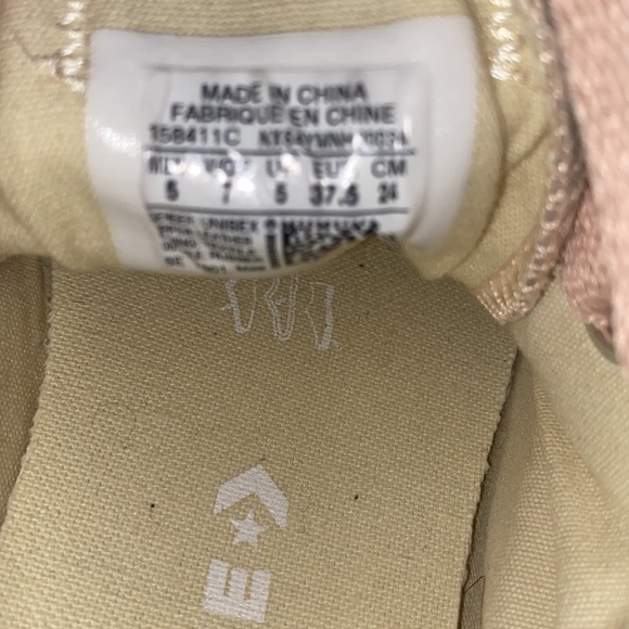 CONVERSE ALL* STAR color  pink size 7 great condition. - Picture 11 of 12